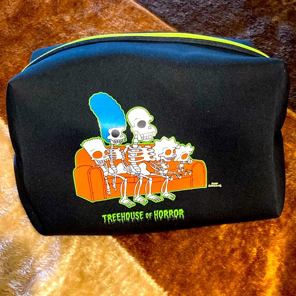 Makeup Revolution x Simpson’s Couch Neoprene Bag - Picture 1 of 8
